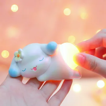 Sanrio Slatka noćno svjetlo Kuromi My Melody Cinnamon Butt Serija Silikon Lampa Kreativni 3D Lampa Ukras Dječji Božićni Poklon